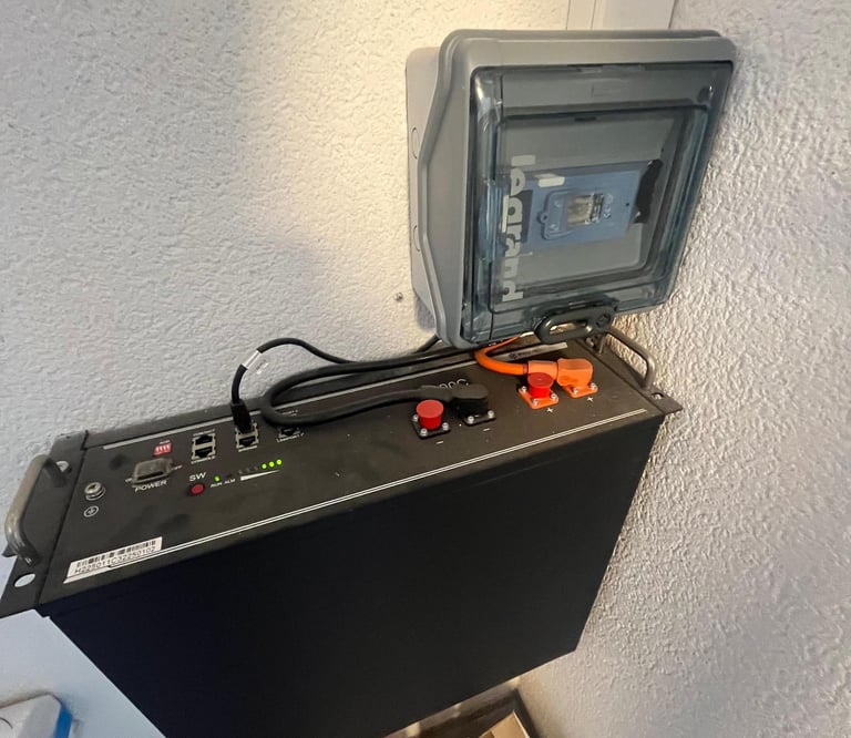 Batteriespeicher-Solar-System-La Marina-Referenz