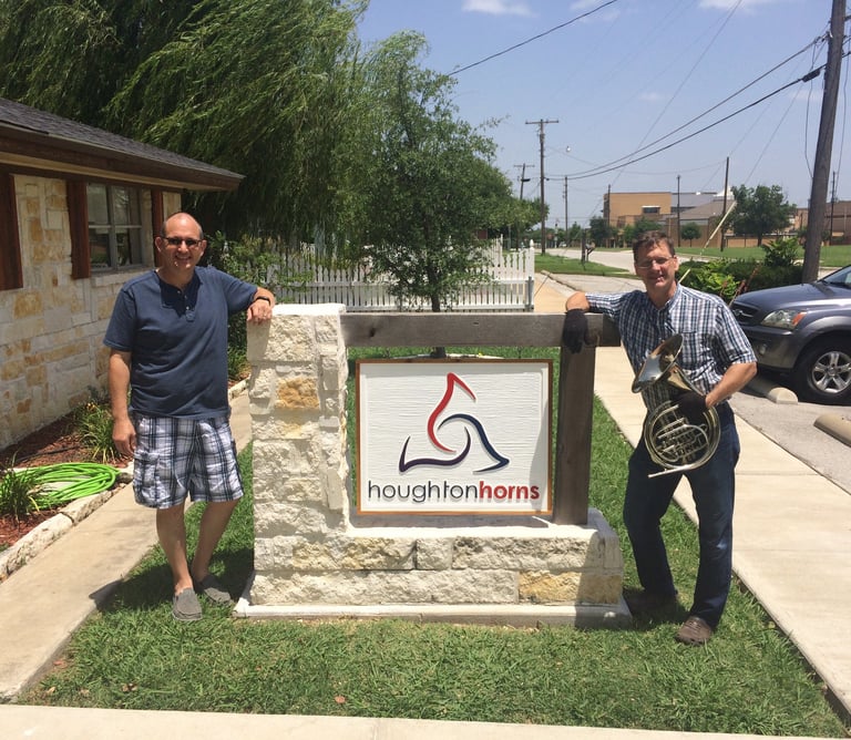 houghton horns sign