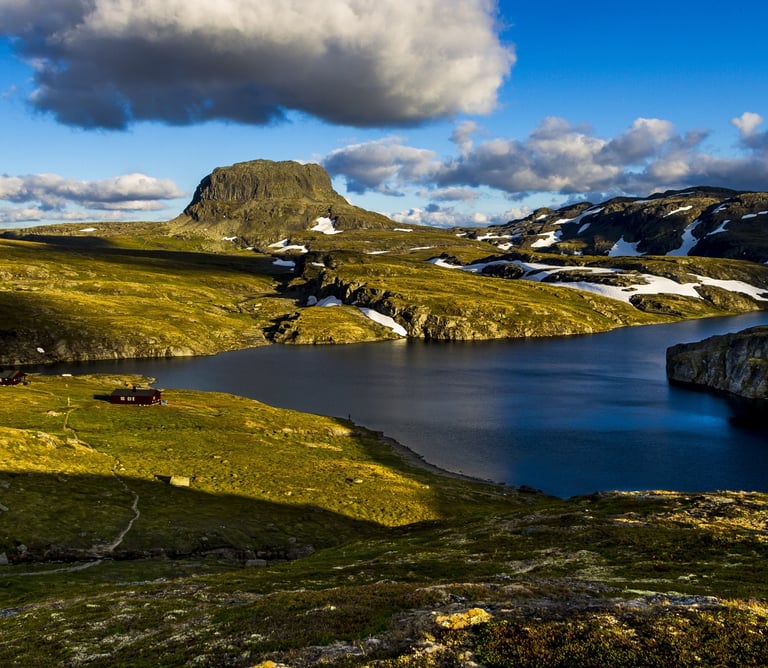 Klasyczny widok na płaskowyż Hardangevidda.