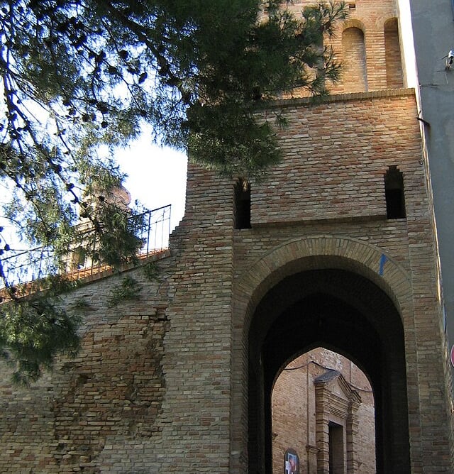 Porta Montanara, Sanludecio