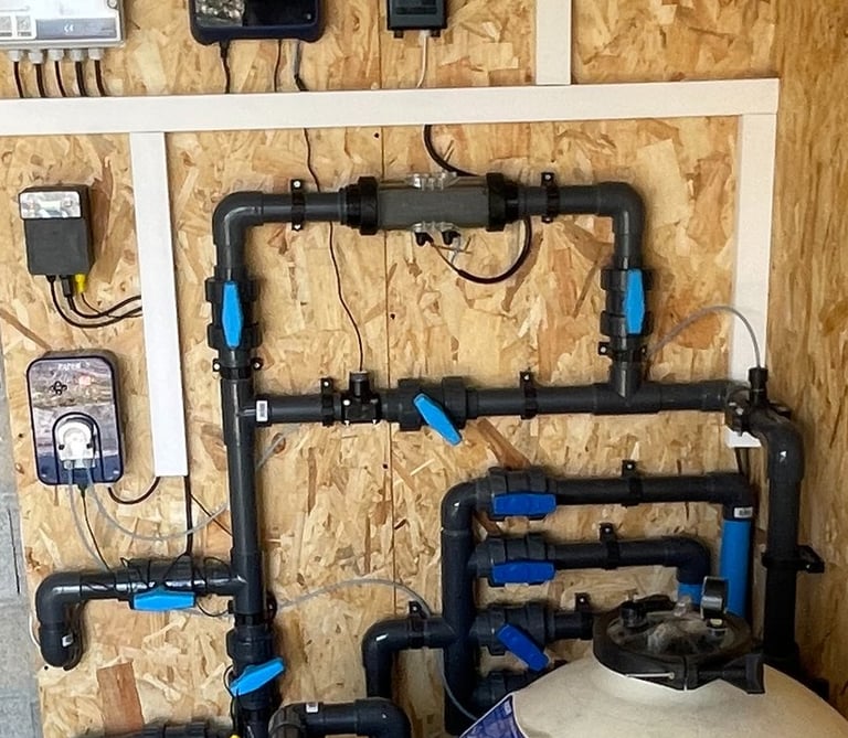 Local technique avec service entier de filtration et entretien piscine