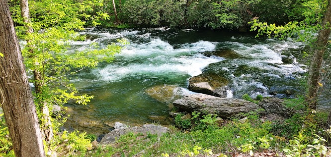 Smoky Mountains, N. Carolina Travel - Patton's Run Overlook & Nantahala River whitewater 