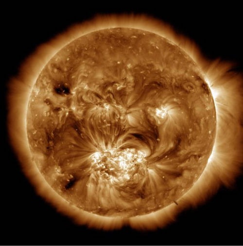 corona2.en.NASA's Solar Dynamics Observatory showing features created by magnetic fields. Image cre 
