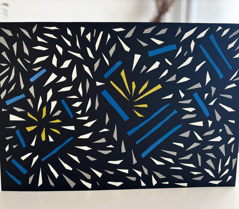 arte contemporânea de fitas isolante azul, prata, branca e amarela sobre papel preto.