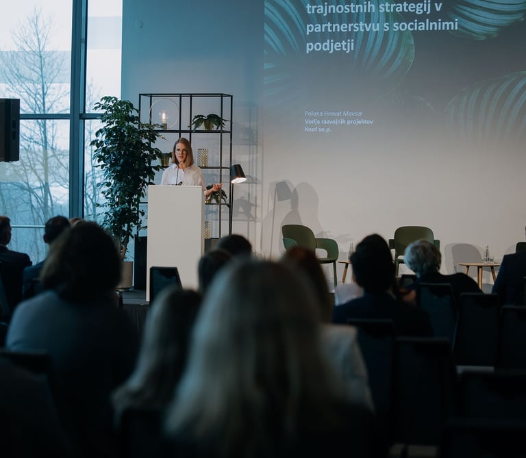 Polona Hrovat Mavsar speaking at a CER conference of Sustainability management