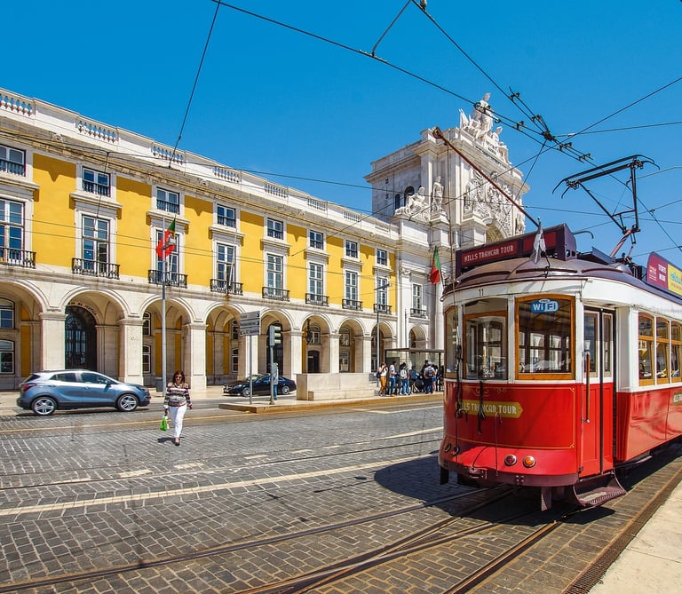 Lisbonne Portugal Tramway Praça do Comercio. Lien vers la formule 2/4 jours