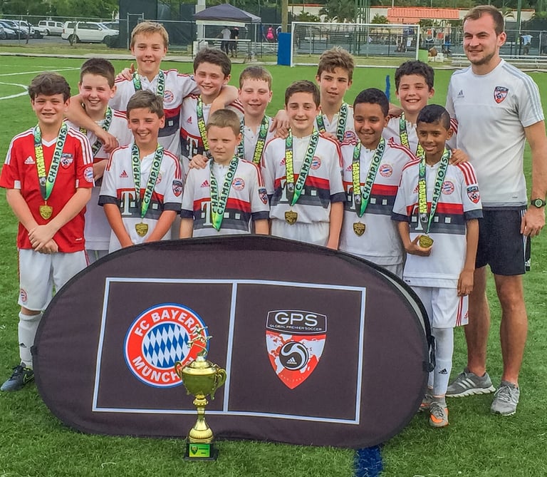Bogdan Botezatu & GPS Bayern U11 la o competiție în Puerto Rico.