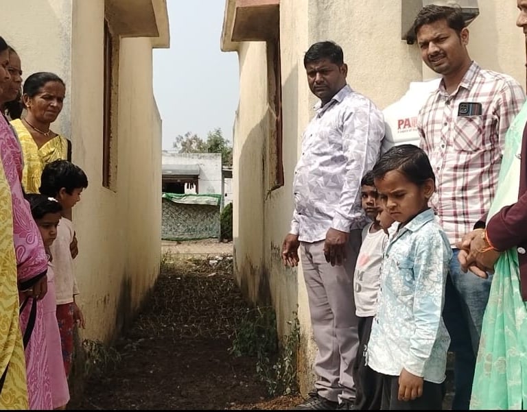 खिर्डीसाठे येथील अंगणवाडी परसबाग