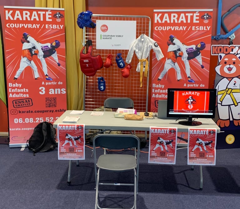 stand du karaté Coupvray Esbly pendant le forum des associations.