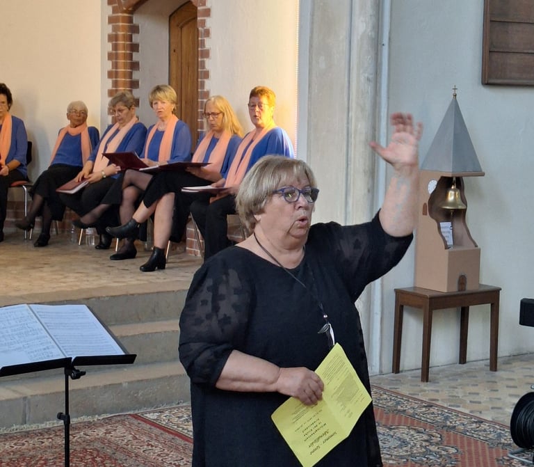 Gabriele Tschache - Chorleiterin des Gemischten Chor Berlin Altglienicke