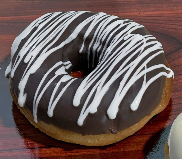 Donas fritas con chocolate casero receta casera con chocolate Negro y blanco.