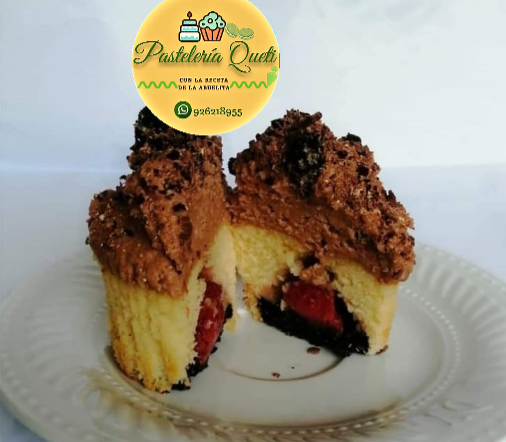cupcake fresa chocolate pasteleria Queti lima