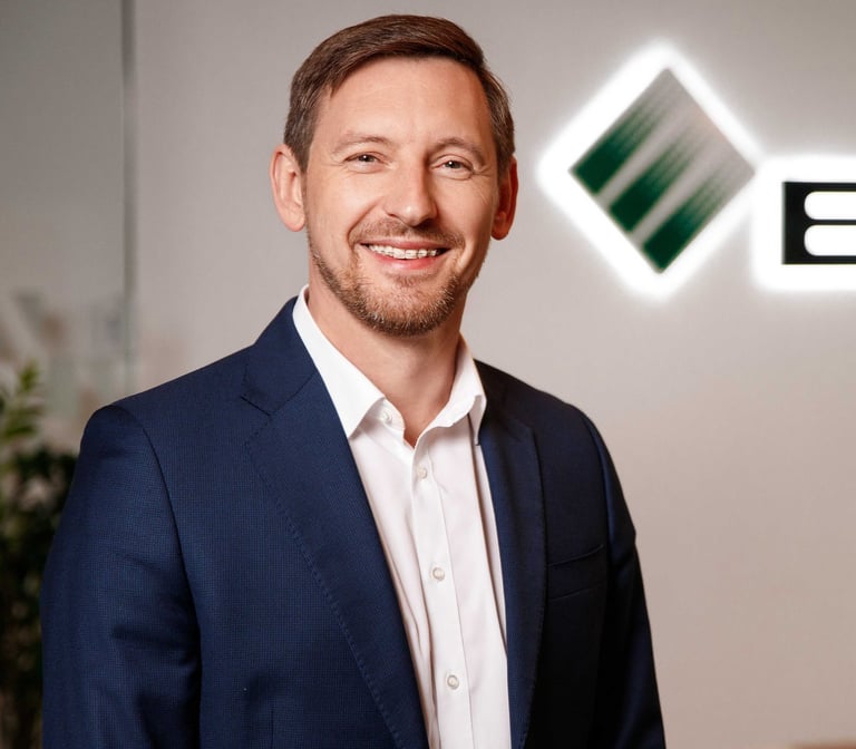 Profesionalūs verslo, linkedin portretai Vilniuje Kaune, dalykinė fotografija, asmeninis įvaizdis studijoje, darbo vietoje