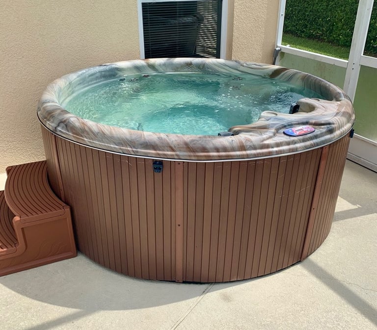 a hot tub tub in Florida
