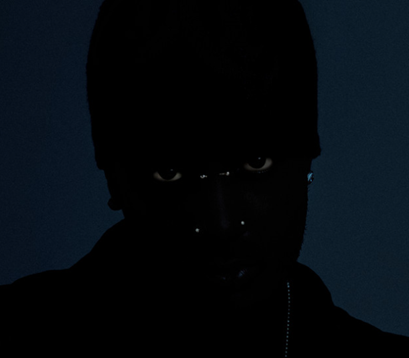 Derek em estética experimental no álbum ARKANO