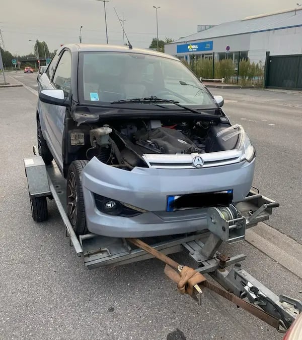 Dégâts acceptés sur voiture sans permis accidentée
