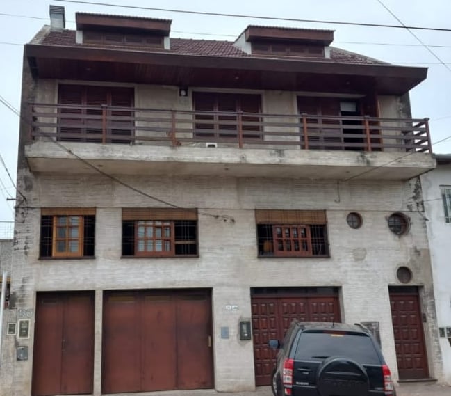 Casa antes del revestimiento texturado