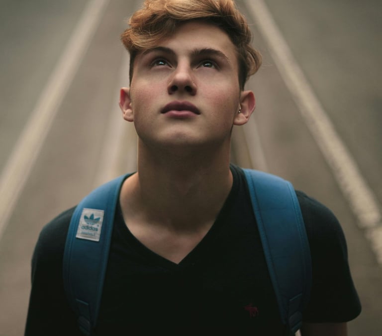 an hypersensitive teenager looking a the sky