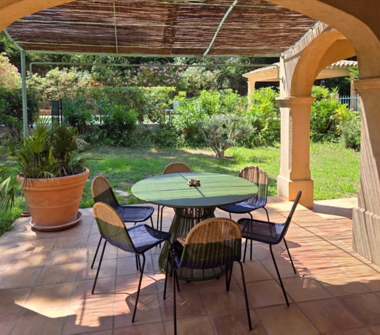 Rez-de-villa à Ramatuelle avec jardin et accompagnement par Sienna Conciergerie