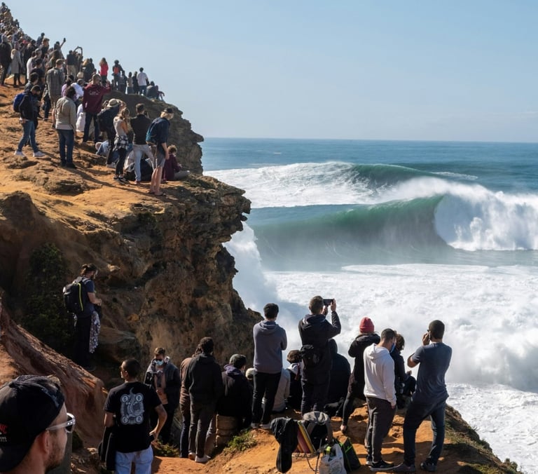 Huge waves in Nazaré