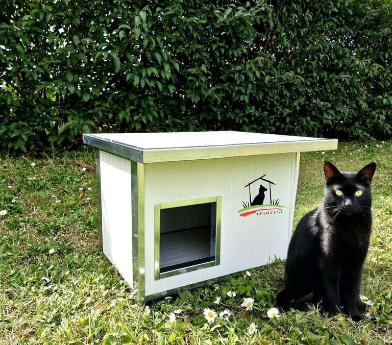 CUCCE COIBENTATE PER GATTI E COLONIE FELINE