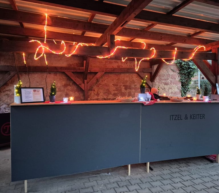 Metzgerei Team Itzel & Keiter bereiten Catering für Event vor