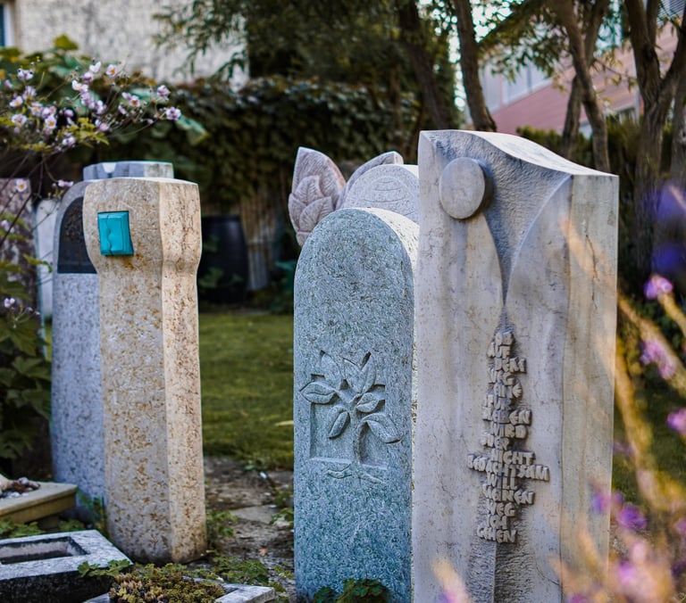 Diverse Grabsteine/Grabmäler 