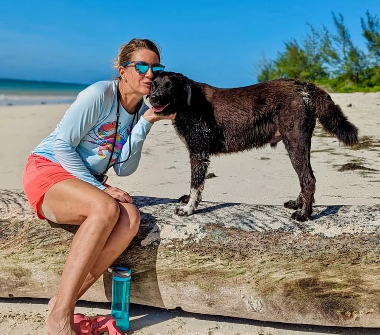 Fran and Spotty from AAK enjoying diani´s beach