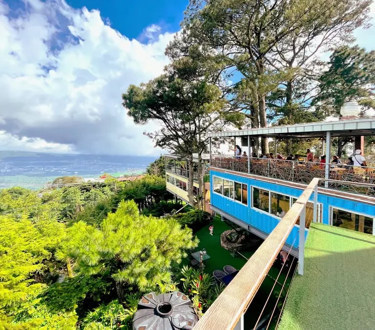Panoramic mountain cafe overlooking Santa Tecla, Calle al Boqueron.