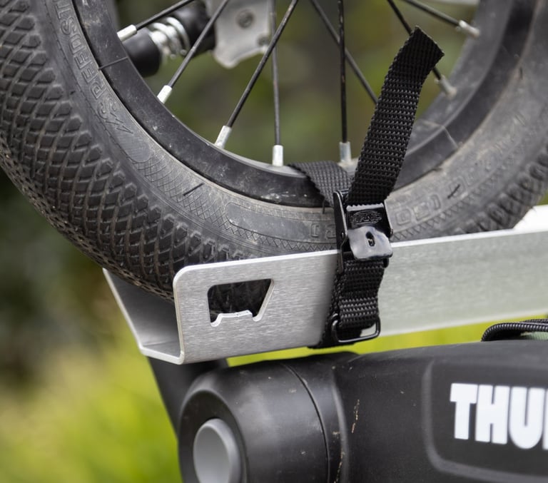 Thule-Fahrradanhaenger-Laufrad-Kinderfahrrad-Befestigung-Halterung-Spazieren-Woom-Early Rider-Pucky