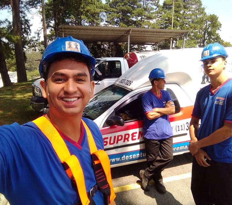 técnicos em caça vazamento