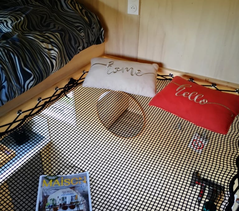 Profiter du filet de détente de la Tiny House de Saignon