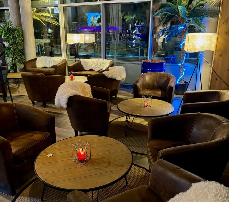 Ambiance cosy du Yacht Club