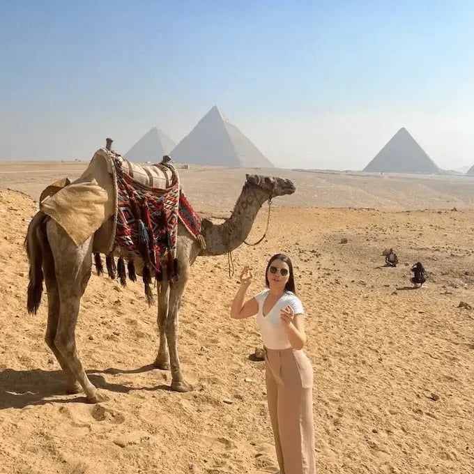 Visita guiada às Pirâmides de Gizé , passeio de camelo 2026 com o Guia de Egito