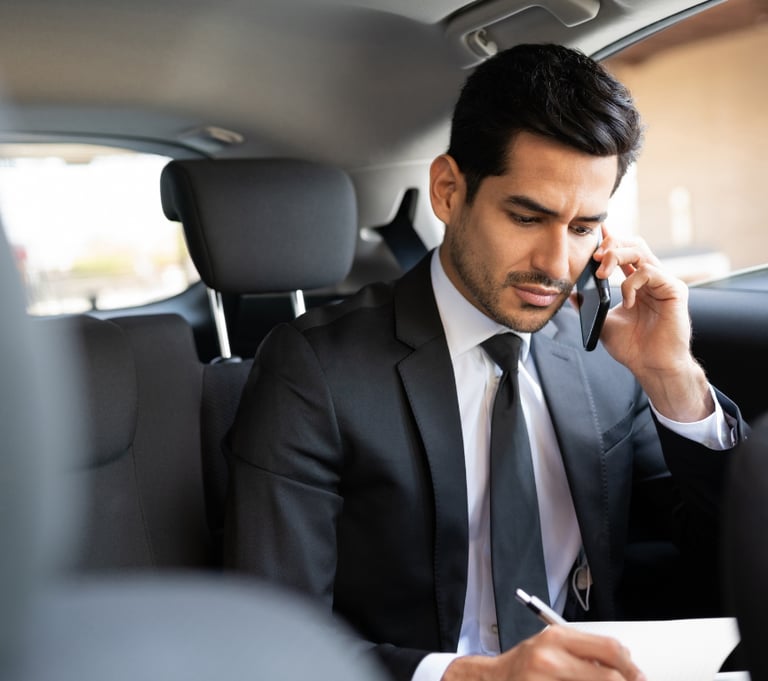 Executivo no carro Apktem!