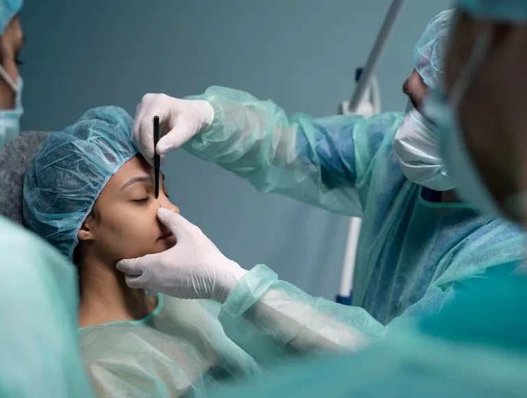 الجراحة التجميلية في مركز بون كير لجراحة اليوم الواحد في أبوظبي