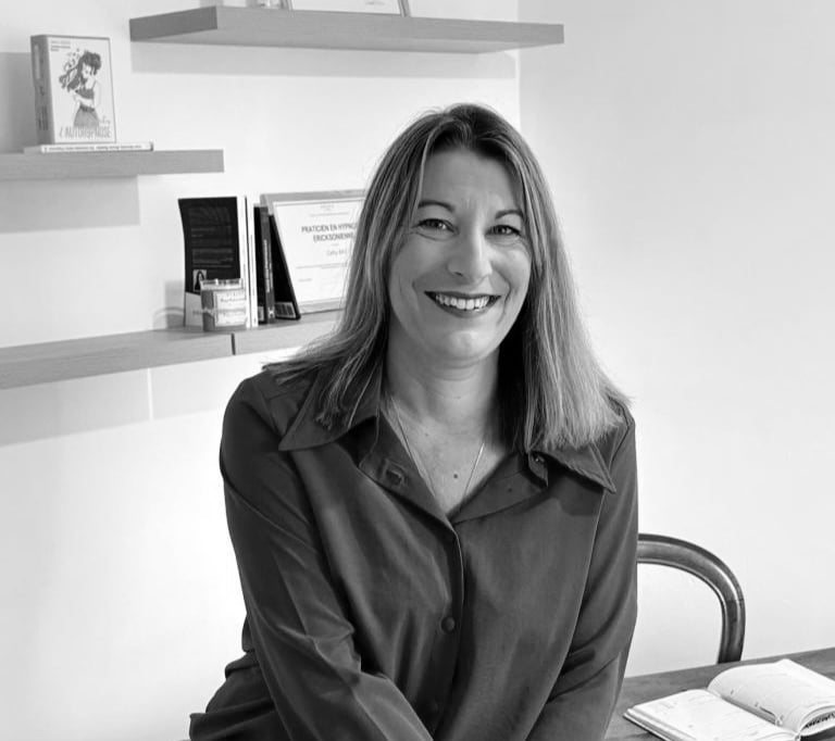 Photo de Cathy BAU praticienne en Hypnose