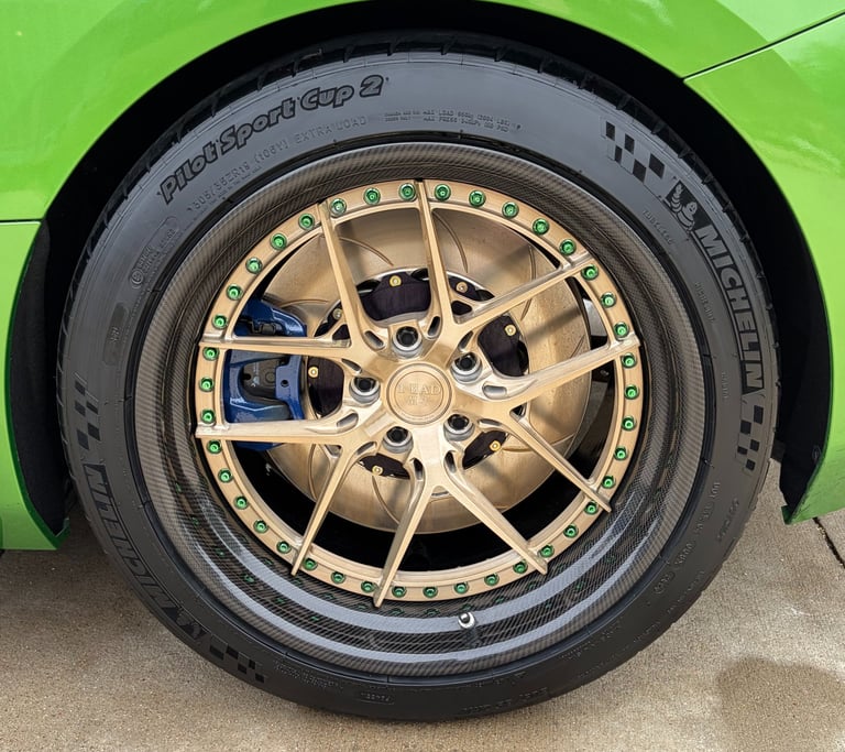Not a spot missed on this wheel and the tire is shining!