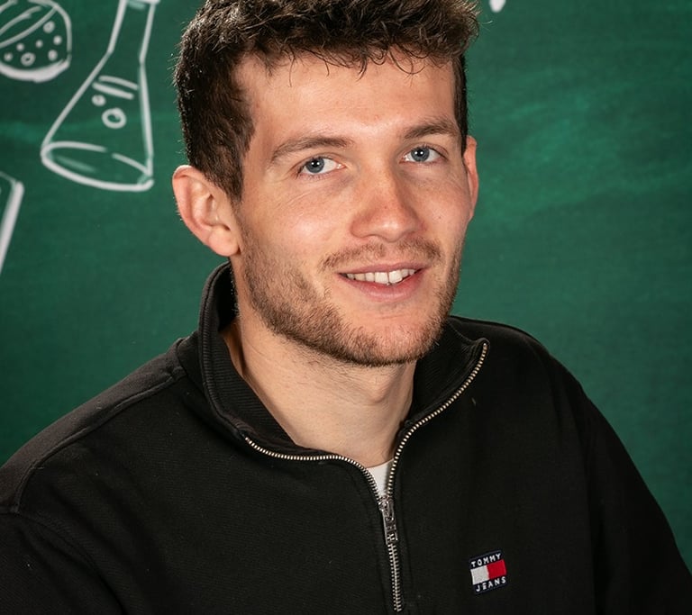 Monsieur Léo, institueur primaire