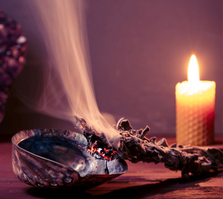 a candle lite up in the dark