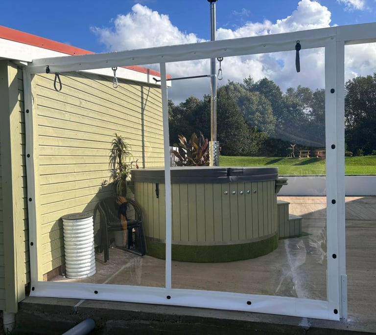 baltas tentas terasai 