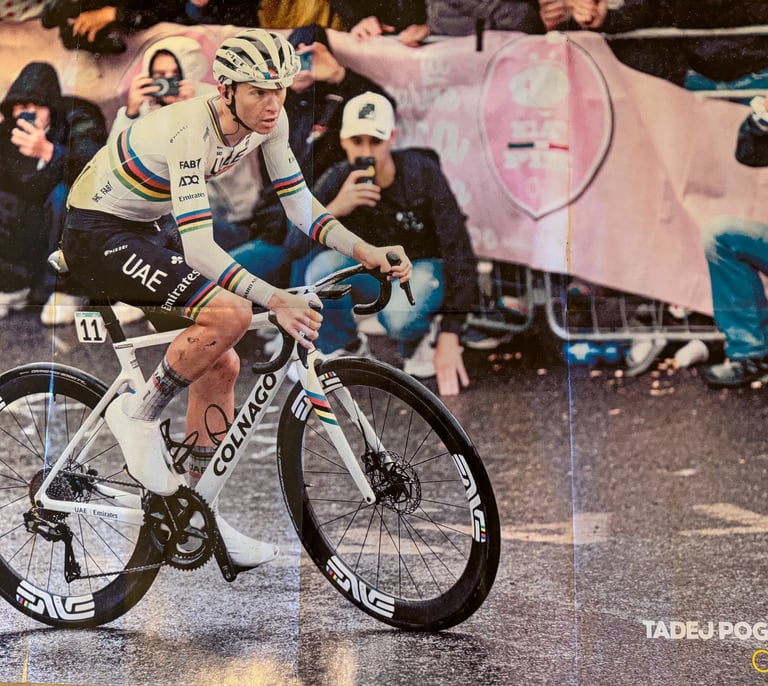 Afiche Tadej Pogacar. Revista Planète Cyclisme #125 - 2024