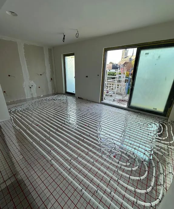 chuffage par le sol installé par Smoqi SRL entreprise générale de rénovation