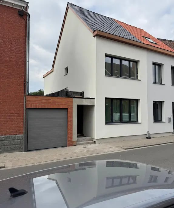 services d'isolation. defaçade réalisées par smoqi srl