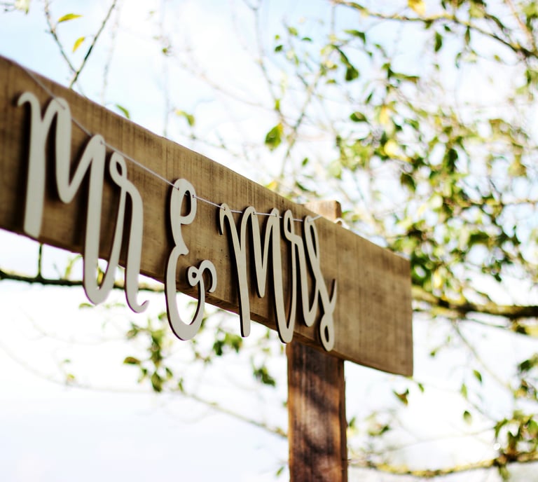 Letrero de boda en mdf para jardin