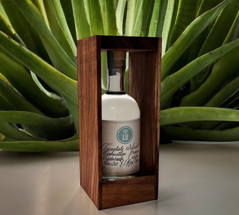 Botella Mezcal Tepextate de Lu Mezcal