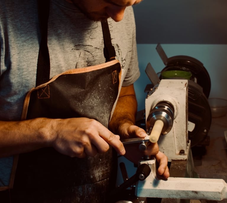 fountain pen turning on wood lathe
