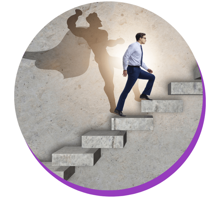 Homme qui monte des escaliers avec une ombres de super héros