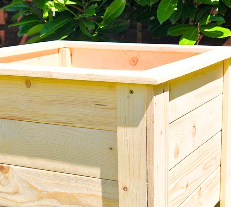  SQUARE ASTON PLANTER FLOWER POTWOODEN OUTDOOR PLANTER GARDEN SOLID WOOD HANDMADE UK LONDON RUSTIC RECLAIMED THROUGH MODERN 
