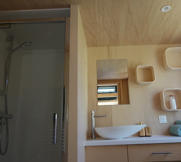 Salle de bain La Tiny du Rocher de Saignon